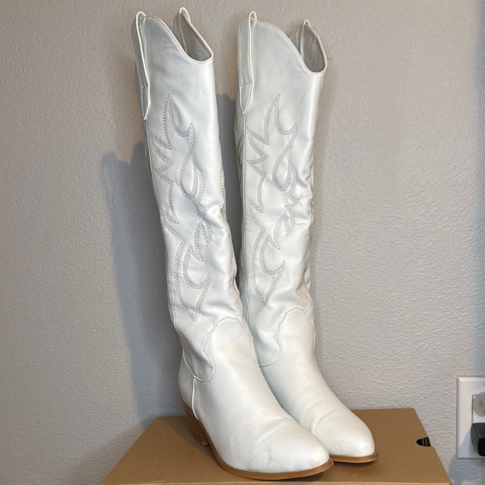 Missguided White Heeled Cowgirl Boot